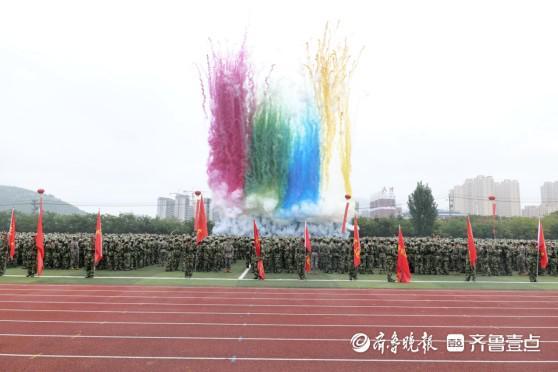 枣庄职业学院举行2025级新生军训风采展