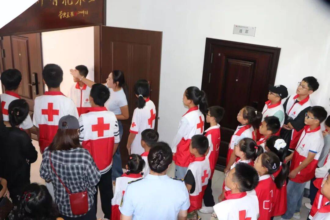 县红十字青少年“微光